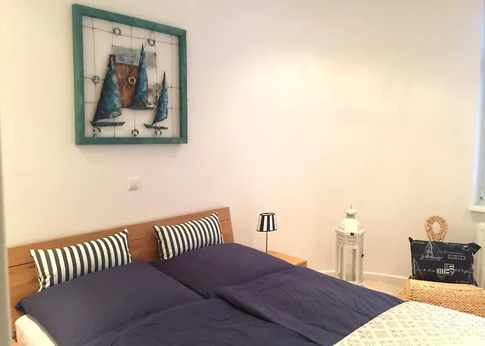 Apartment Warnemünde 10 *